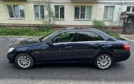 Mercedes-Benz E-Класс, 2009 год, 900 000 рублей, 3 фотография