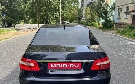 Mercedes-Benz E-Класс, 2009 год, 900 000 рублей, 4 фотография