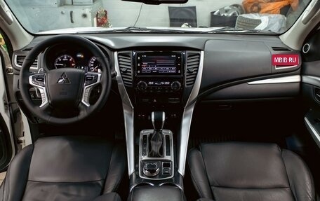 Mitsubishi Pajero Sport III рестайлинг, 2021 год, 3 265 000 рублей, 15 фотография