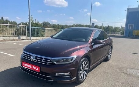 Volkswagen Passat B8 рестайлинг, 2018 год, 3 150 000 рублей, 1 фотография