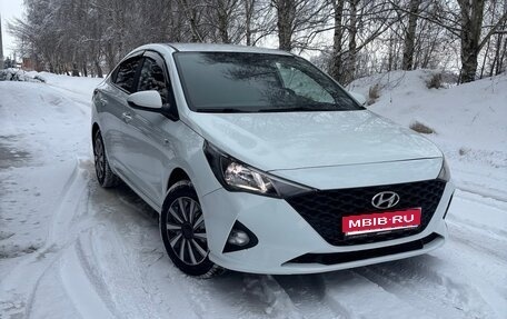 Hyundai Solaris II рестайлинг, 2020 год, 1 210 000 рублей, 1 фотография