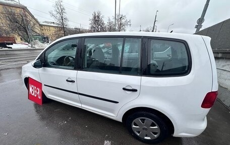 Volkswagen Touran III, 2010 год, 720 000 рублей, 7 фотография