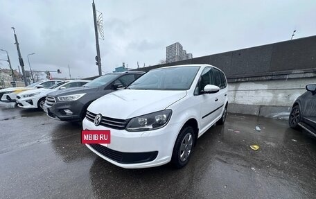 Volkswagen Touran III, 2010 год, 720 000 рублей, 6 фотография