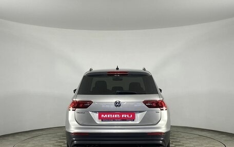 Volkswagen Tiguan II, 2017 год, 1 694 000 рублей, 8 фотография
