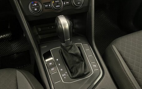 Volkswagen Tiguan II, 2017 год, 1 694 000 рублей, 17 фотография