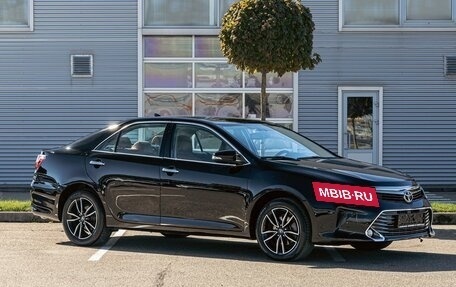 Toyota Camry, 2017 год, 1 895 000 рублей, 3 фотография