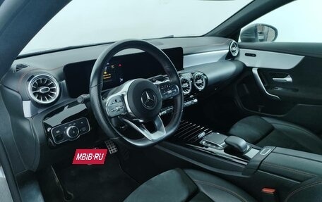 Mercedes-Benz CLA, 2020 год, 3 131 000 рублей, 11 фотография