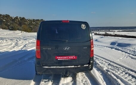 Hyundai H-1 II рестайлинг, 2011 год, 1 350 000 рублей, 4 фотография