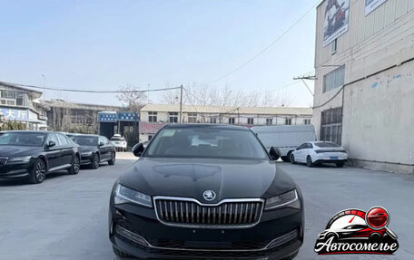 Skoda Superb, 2026 год, 2 700 000 рублей, 4 фотография