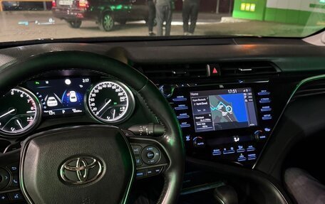 Toyota Camry, 2021 год, 2 900 000 рублей, 3 фотография