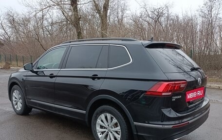 Volkswagen Tiguan II, 2018 год, 2 100 000 рублей, 4 фотография