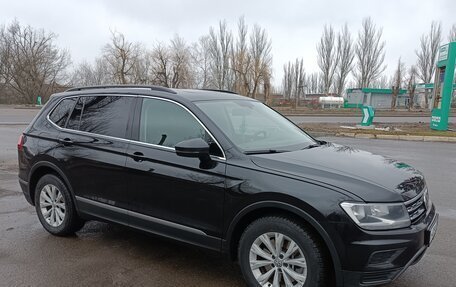 Volkswagen Tiguan II, 2018 год, 2 100 000 рублей, 8 фотография