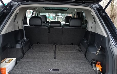 Volkswagen Tiguan II, 2018 год, 2 100 000 рублей, 15 фотография