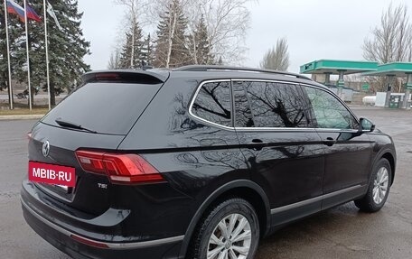 Volkswagen Tiguan II, 2018 год, 2 100 000 рублей, 6 фотография