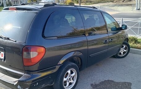 Chrysler Voyager IV, 2005 год, 500 000 рублей, 2 фотография