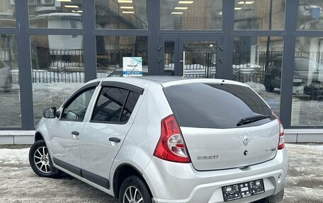 Renault Sandero I, 2013 год, 570 000 рублей, 2 фотография