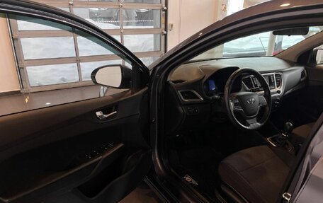 Hyundai Solaris II рестайлинг, 2021 год, 1 650 000 рублей, 21 фотография