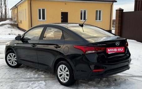 Hyundai Solaris II рестайлинг, 2017 год, 1 350 000 рублей, 2 фотография