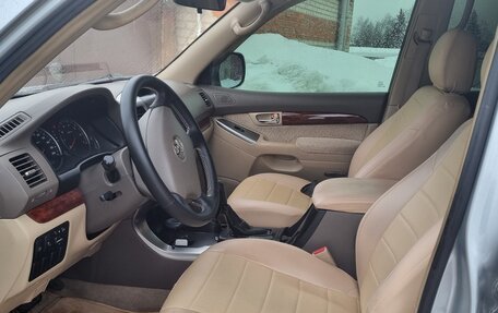 Toyota Land Cruiser Prado 120 рестайлинг, 2005 год, 1 700 000 рублей, 9 фотография