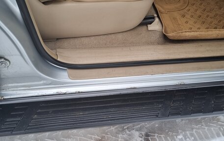 Toyota Land Cruiser Prado 120 рестайлинг, 2005 год, 1 700 000 рублей, 16 фотография