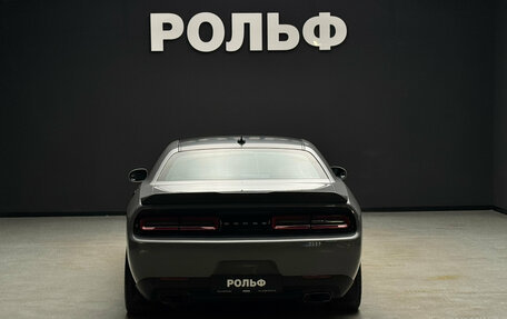 Dodge Challenger III рестайлинг 2, 2019 год, 6 500 000 рублей, 4 фотография