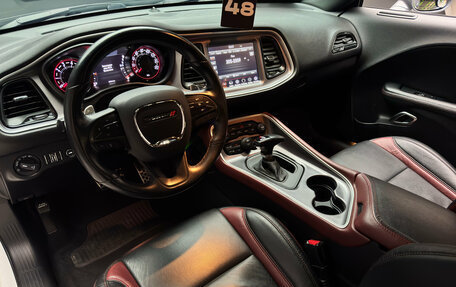 Dodge Challenger III рестайлинг 2, 2019 год, 6 500 000 рублей, 10 фотография