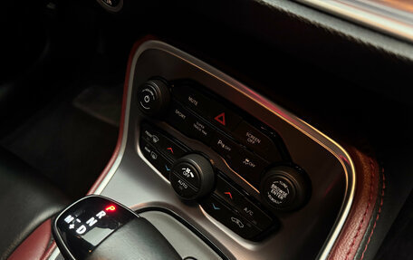 Dodge Challenger III рестайлинг 2, 2019 год, 6 500 000 рублей, 21 фотография