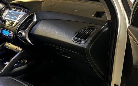 Hyundai Tucson III, 2010 год, 1 150 000 рублей, 11 фотография