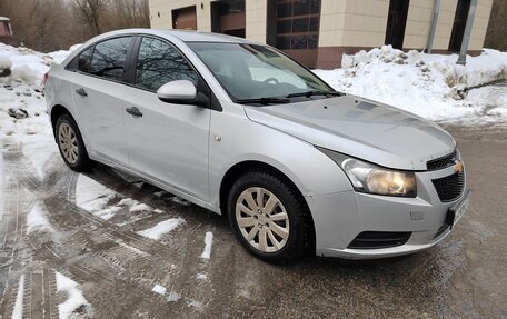 Chevrolet Cruze II, 2010 год, 450 000 рублей, 3 фотография