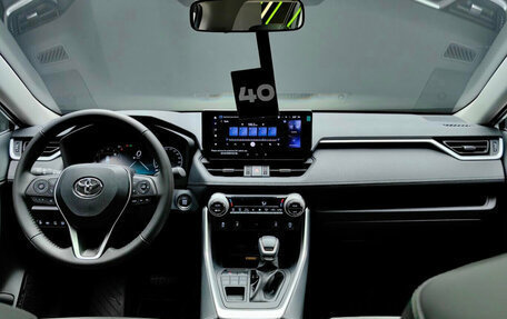 Toyota RAV4, 2025 год, 4 300 000 рублей, 9 фотография