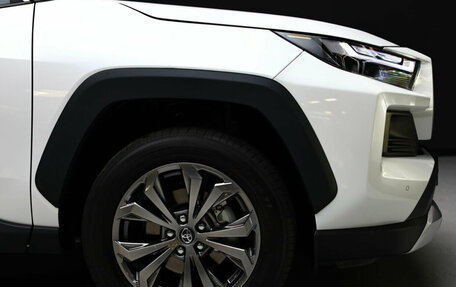 Toyota RAV4, 2025 год, 4 300 000 рублей, 7 фотография