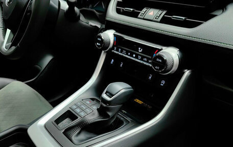 Toyota RAV4, 2025 год, 4 300 000 рублей, 17 фотография