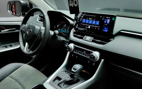 Toyota RAV4, 2025 год, 4 300 000 рублей, 13 фотография