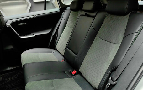 Toyota RAV4, 2025 год, 4 300 000 рублей, 22 фотография