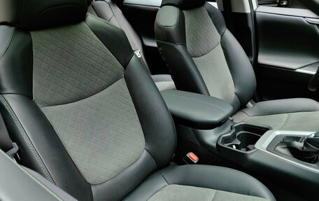 Toyota RAV4, 2025 год, 4 300 000 рублей, 16 фотография