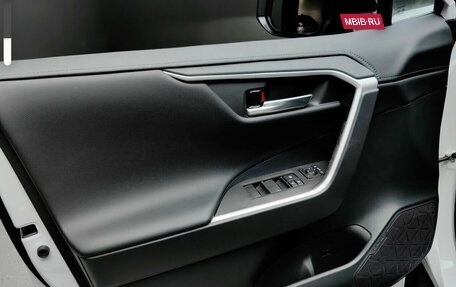 Toyota RAV4, 2025 год, 4 300 000 рублей, 14 фотография