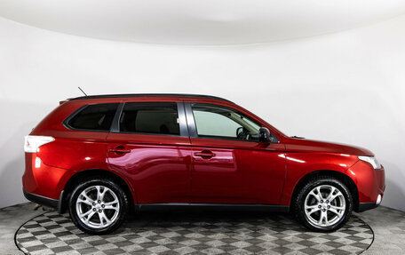 Mitsubishi Outlander III рестайлинг 3, 2013 год, 1 399 000 рублей, 4 фотография