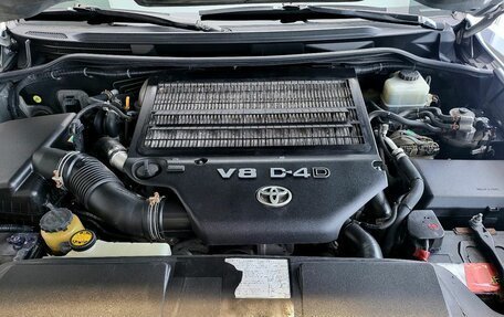 Toyota Land Cruiser 200, 2010 год, 2 590 000 рублей, 7 фотография