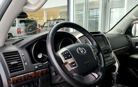 Toyota Land Cruiser 200, 2010 год, 2 590 000 рублей, 16 фотография