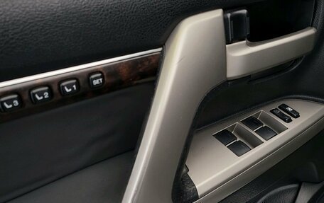 Toyota Land Cruiser 200, 2010 год, 2 590 000 рублей, 15 фотография