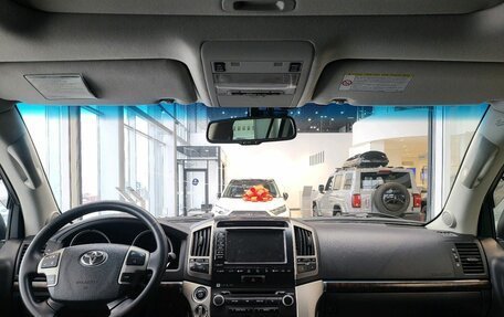 Toyota Land Cruiser 200, 2010 год, 2 590 000 рублей, 21 фотография