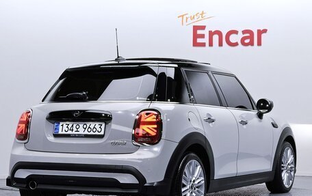 MINI Hatch, 2023 год, 1 800 000 рублей, 2 фотография