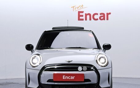 MINI Hatch, 2023 год, 1 800 000 рублей, 3 фотография