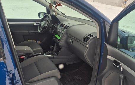 Volkswagen Touran III, 2012 год, 870 000 рублей, 6 фотография