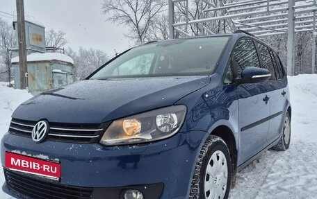 Volkswagen Touran III, 2012 год, 870 000 рублей, 4 фотография