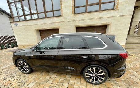 Volkswagen Touareg III, 2018 год, 4 750 000 рублей, 6 фотография