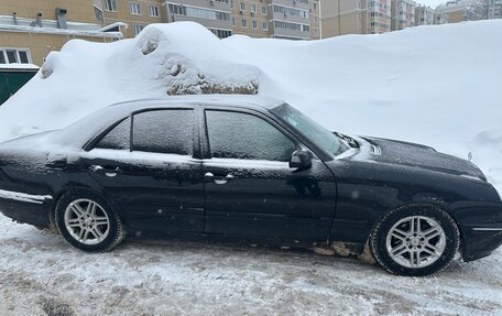 Mercedes-Benz E-Класс, 2000 год, 400 000 рублей, 2 фотография