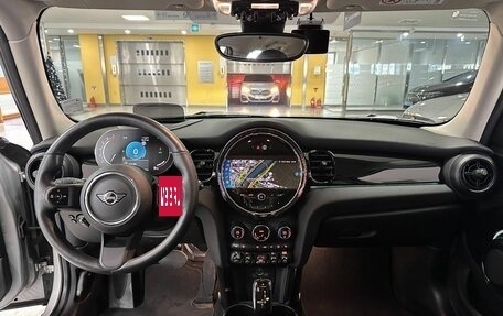 MINI Hatch, 2023 год, 1 840 000 рублей, 7 фотография