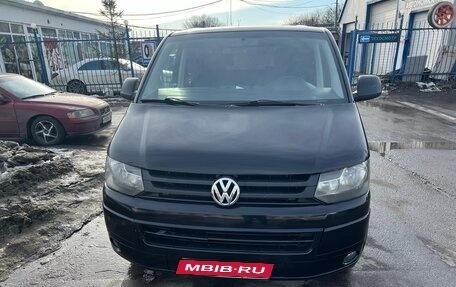 Volkswagen Caravelle T5, 2013 год, 1 750 000 рублей, 1 фотография