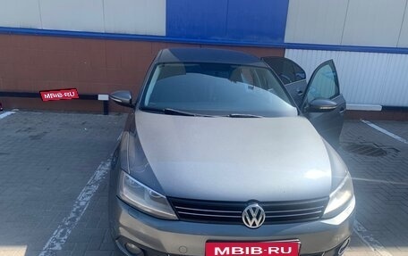 Volkswagen Jetta VI, 2012 год, 990 000 рублей, 3 фотография